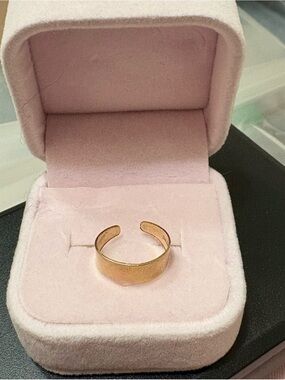 Vintage 10kt Solid Gold Wide Band Adjustable Toe Ring